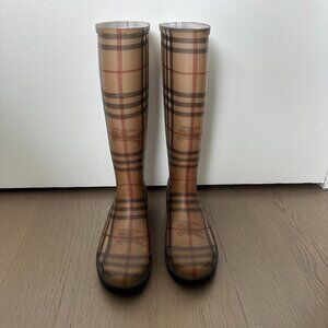BURBERRY - Iconic Plaid Print Rubber Rain Boots